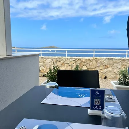 Scogliera Azzurra Hotel